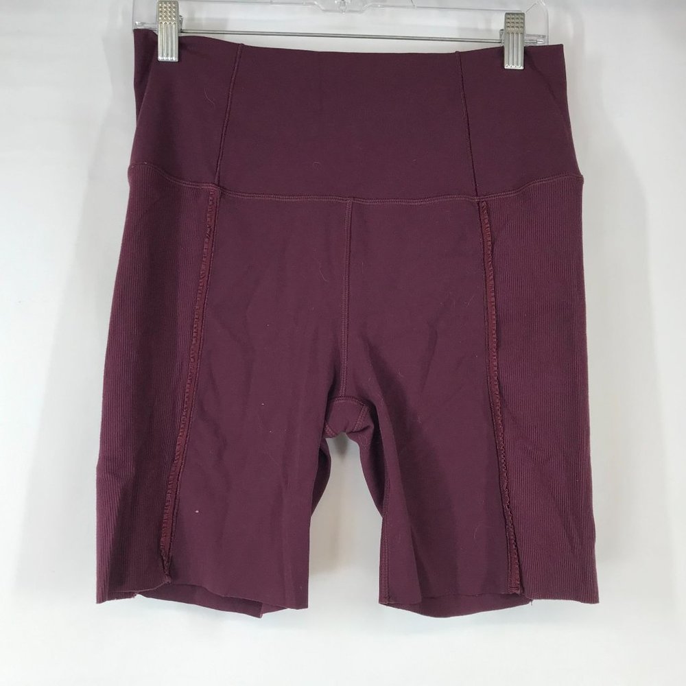 NIKE- WOMEN'S LARGE- MAROON DRI FIT COMPRESSION BIKER SHORTS